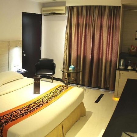 89 Hotel Batam Nagoya Exterior foto