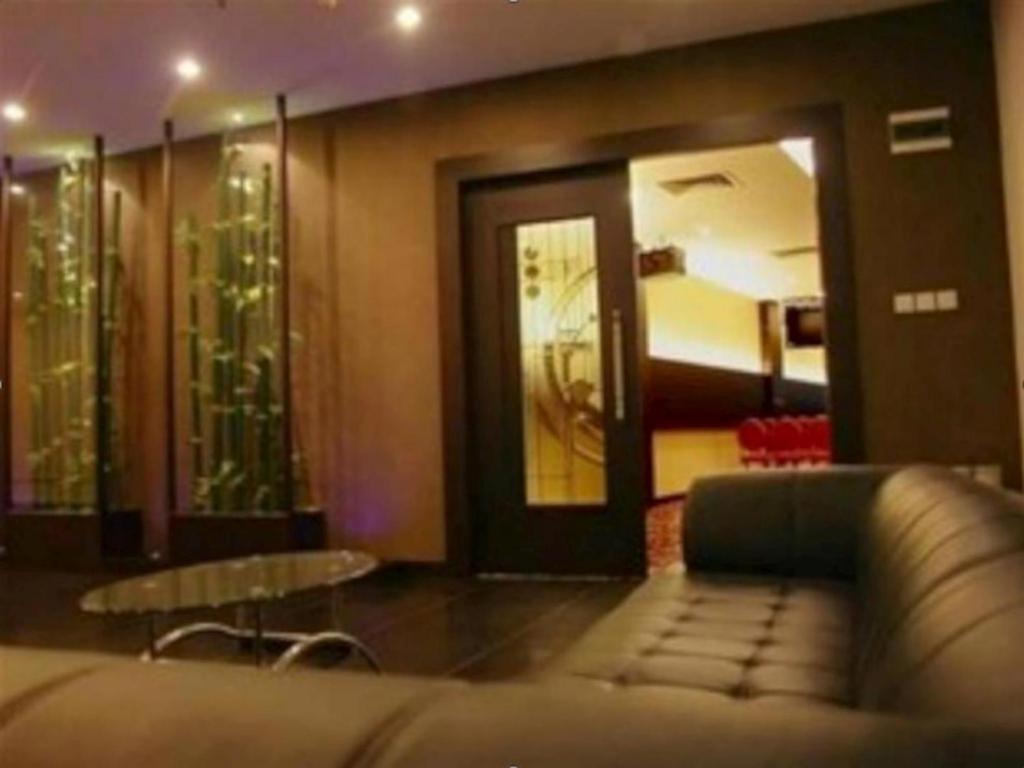 89 Hotel Batam Nagoya Exterior foto