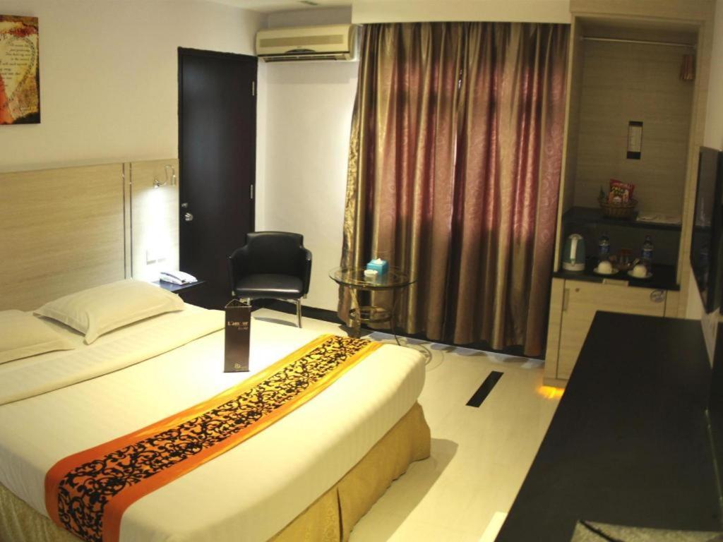 89 Hotel Batam Nagoya Exterior foto